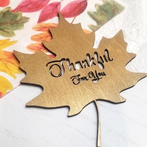 Thankful for you place card, Thanksgiving Decor Name Tags, Custom Fall Place Tag, Personalized wood Leaf tag, Friendsgiving Dinner table tag
