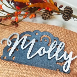 Marque-places décoratifs pour l'Action de grâces, marque-places en bois personnalisés, assiette nominative pour le dîner de fête des amis, noms découpés au laser, décoration de table