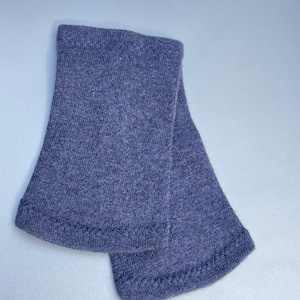 Mitts in blue