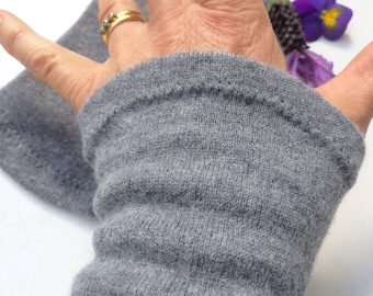Mitts differnt colours
