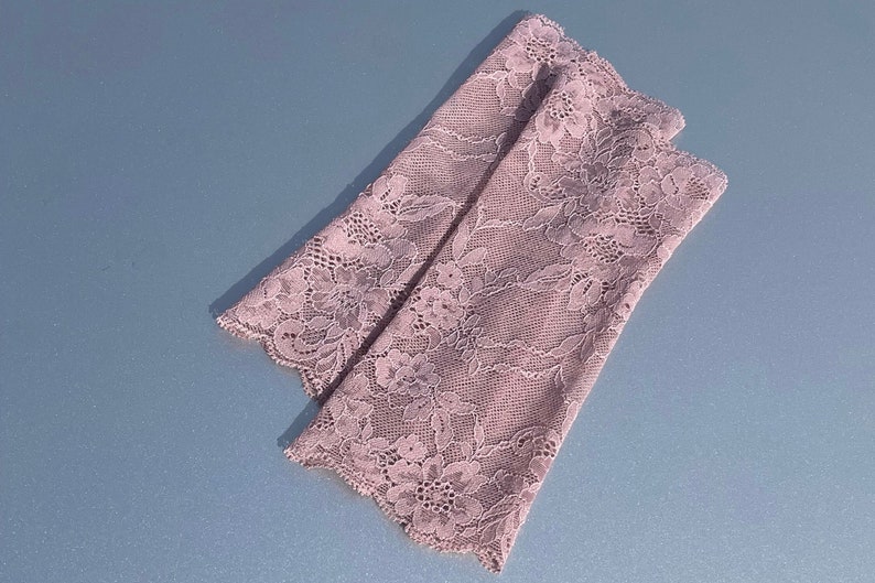 Gantelets en dentelle filigrane dans un beau rose poudré, mariage, ludique, chauffe-bras, chauffe-poignets, romantique, mariée, mariée, cadeau pour elle image 1