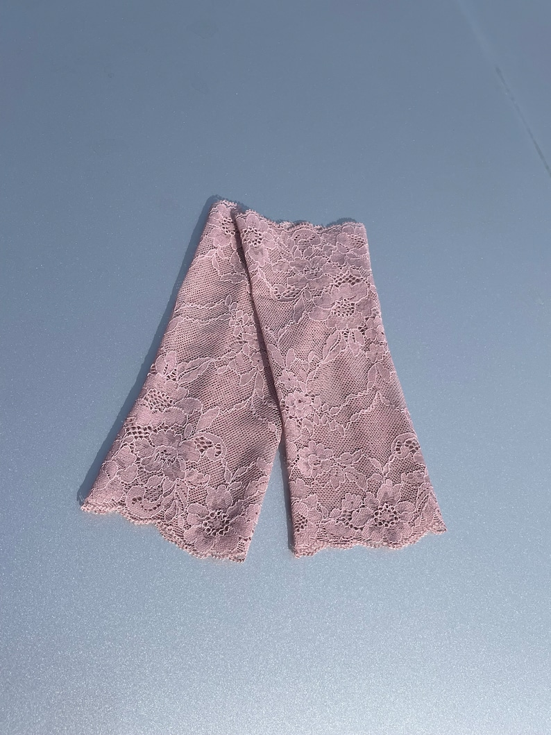 Gantelets en dentelle filigrane dans un beau rose poudré, mariage, ludique, chauffe-bras, chauffe-poignets, romantique, mariée, mariée, cadeau pour elle image 8