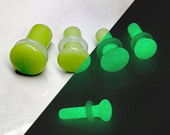 Jauges de bouchons en verre - Bouchons en verre phosphorescents - Bijoux de corps flare unique pour oreilles étirées - (La paire)