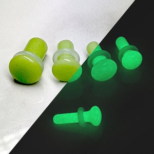 Glass Plugs Gauges - Glow Glass Plugs - Single Flare Body Jewelry for Stretched Ears - (Pair)