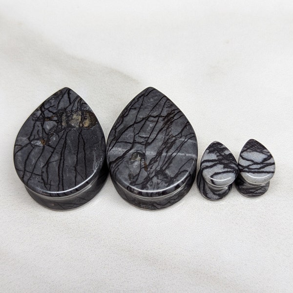 Teardrop zwarte jaspis pluggen: dubbele flare-meters