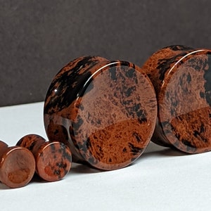 Mahagoni Obsidian Stein Plugs: Konkave Double Flare Gauges