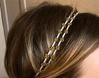 Headband / accessoire de coiffure / bijou de tête  / bandeau / couronne / serre tête / coiffure mode / perles beiges irisées et dorée Ligne8