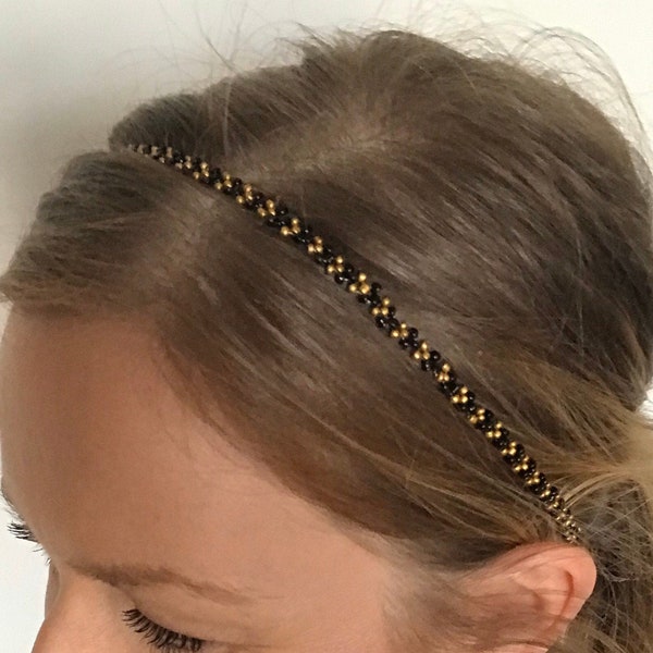 Headband, bandeau, serre tête, bijou de tête, accessoire de coiffure, en perles noires et dorées Ligne8