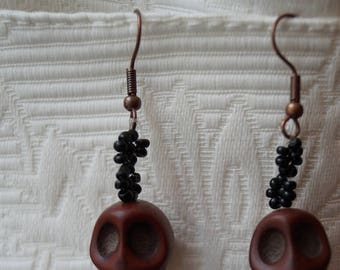 Black earrings and its Brown vanities "Richelieu Drouot" framework8