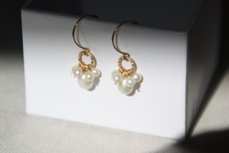 14K gold filled earrings Bridemaids earrings Pearl earrings Handmade earrings Mother/'s day Small Freshwater pearls drop earrings