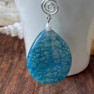 Teardrop Dragon Wing veined pearl onyx agate pendant necklace
