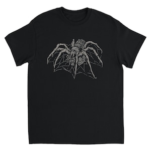 Big Spider Horror Graphic Tee: Spooky Punk Shirt