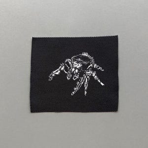 Parche de araña saltadora para coser: Arte textil DIY para chaquetas y sombreros