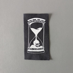 Parche de calavera con reloj de arena para coser: accesorio para chaqueta punk, regalo