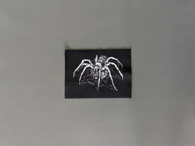 Toppa da cucire a forma di ragno horror: applicazione fai da te con stampa serigrafica spettrale immagine 1