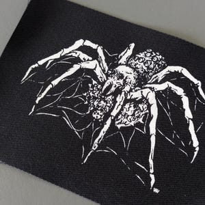 Toppa da cucire a forma di ragno horror: applicazione fai da te con stampa serigrafica spettrale immagine 3