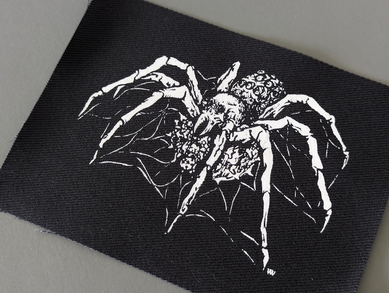 Toppa da cucire a forma di ragno horror: applicazione fai da te con stampa serigrafica spettrale immagine 3