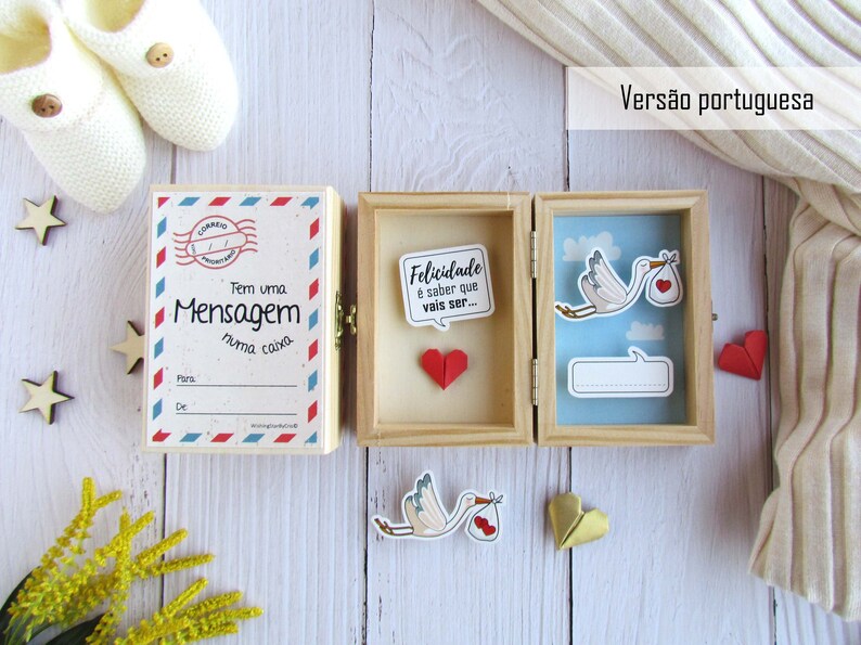 Message in a Box Happiness is knowing you will be... Pregnancy announcement cards. New Baby announcement. 3D Cute card. Personalied gift Em português