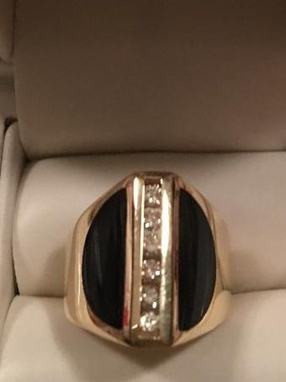 Vintage 14K Yellow gold onyx,brilliant diamond's R