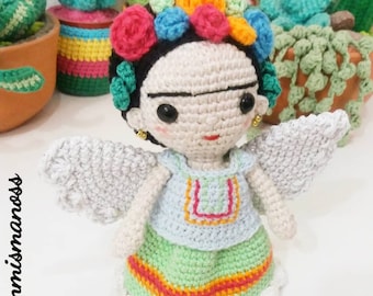 DOLL WITH WINGS. Amigurumi Pattern in pdf.