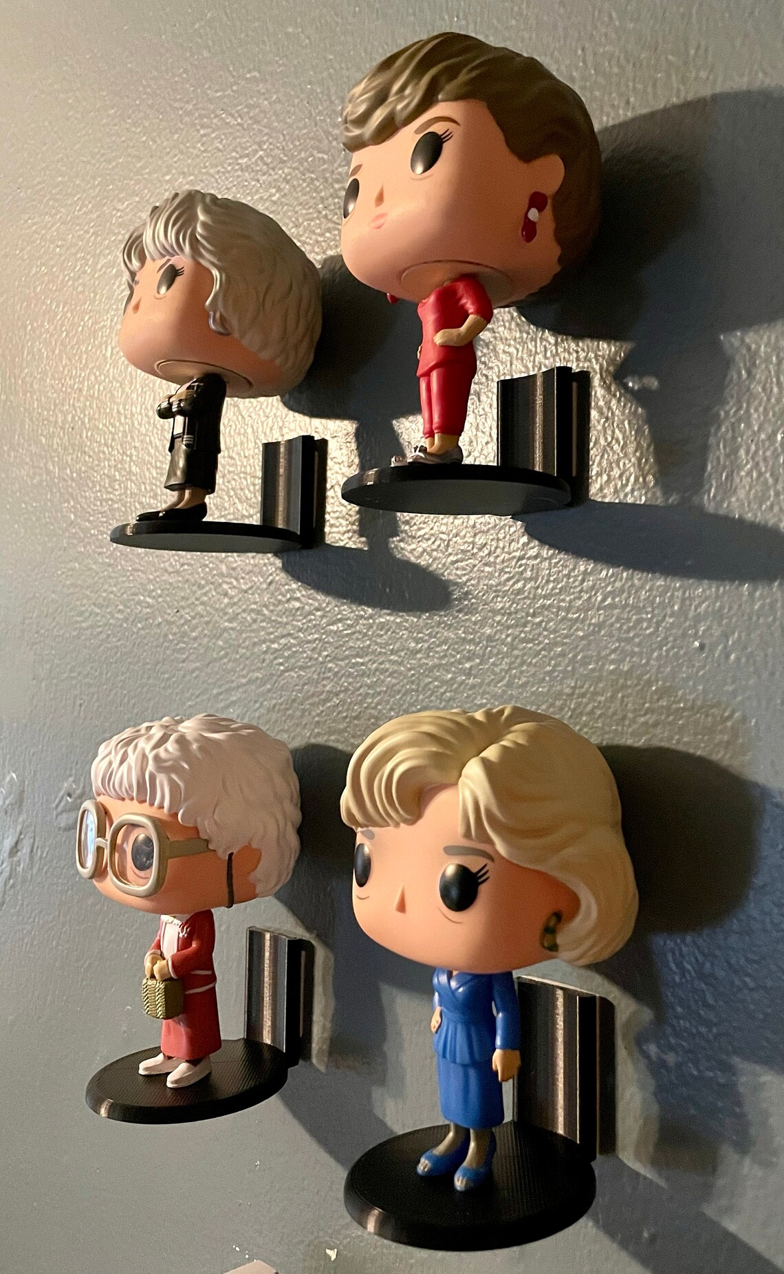 how to make funko pop stand up