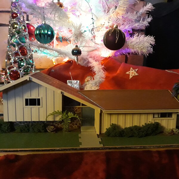 Brady Bunch, Brady Bunch House, architecture, architectural model, classic TV, OOAK, Handmade, Christmas gift, HGTV