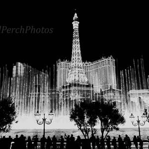 Bellagio Fountains at Night. Las Vegas.  Paris Hotel. Black and White.