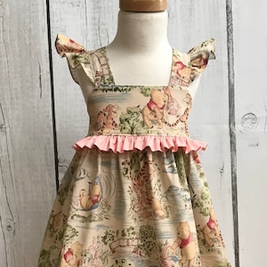 くまのプーさんドレス、ディズニードレス、刺繍入りベビーガールズドレス、小さな女の子用ドレス、プーさんパーティー、ベビードレス、ディズニーランド、ディズニーワールド