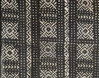 Letto per cani in tessuto fangoso bianco e nero // Medio