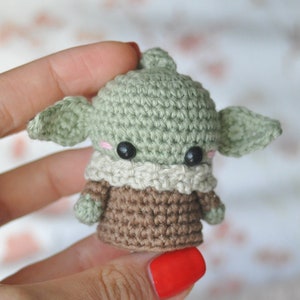 Baby Yoda Grogu CROCHET PDF PATTERN English image 2