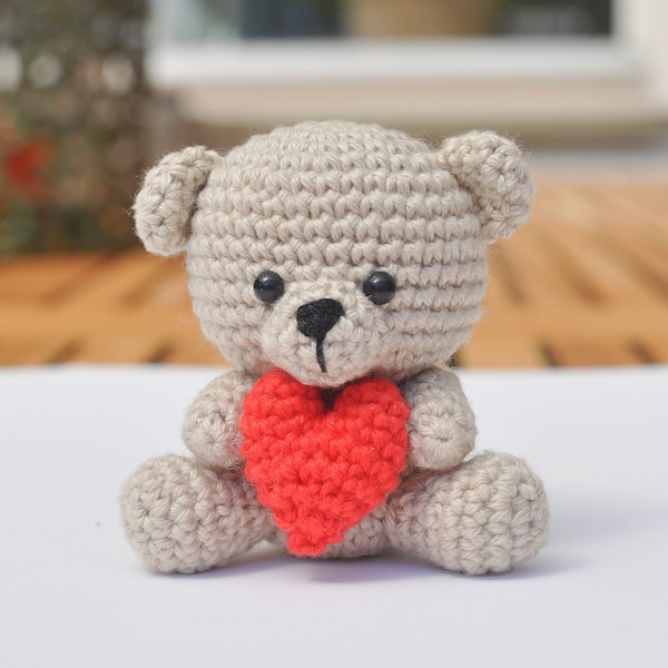 The Love Bear - CROCHET PDF PATTERN (English)