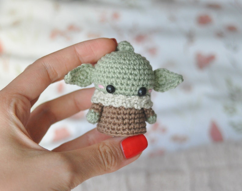 Baby Yoda Grogu CROCHET PDF PATTERN English image 2