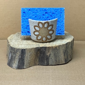 The Flower Sponge Holder
