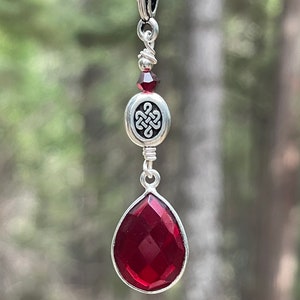 Silver Celtic knot pendant, Celtic pendant with chain, silver Celtic jewelry, garnet quartz necklace, garnet jewelry
