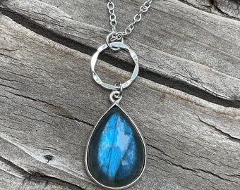 Sterling Silver labradorite necklace, Handmade labradorite pendant, natural labradorite necklace, blue flash labradorite necklace