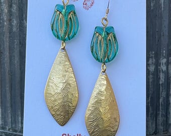 Vintage Crystal Tulip Dangle Earrings: Hammered Brass Boho Jewelry