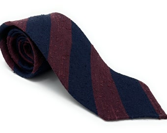 Cravate italienne en shantung fait main sans liseré bleu marine bordeaux à rayures - Accessoires élégants pour hommes - Fabriqué en Italie