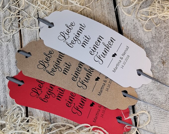 40 Wunderkerzenhalter Hochzeit – personalisiert mit Namen & Datum – Spruch „Liebe beginnt mit einem Funken“ – verschiedene Farben
