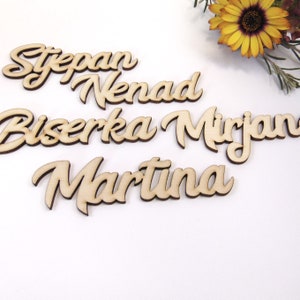 Gepersonaliseerde houten letters, cadeau en decoratie, gepersonaliseerde en individuele houten naam, houten letters, plaatskaarten, plaatskaarten