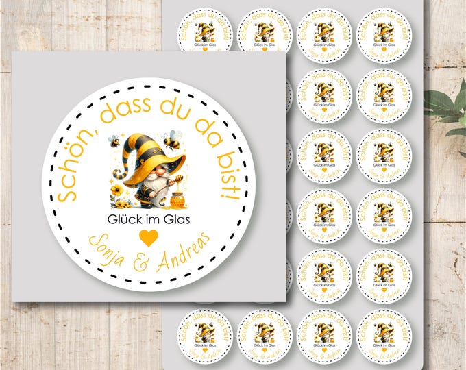 Personalized honey stickers "It's great that you're here!", gnome design, round, 4-8 cm, matte or glossy, self-adhesive, wedding favor
