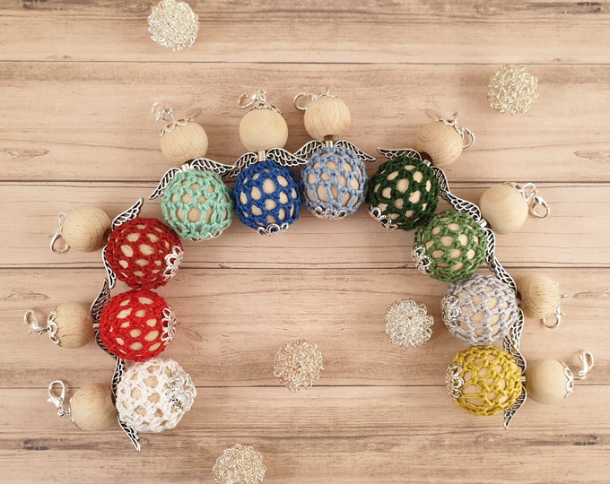 Crocheted Guardian Angel – 4 cm – Wedding Favors Baptism Communion Confirmation – Custom Colors – Keychain – Handmade Gift