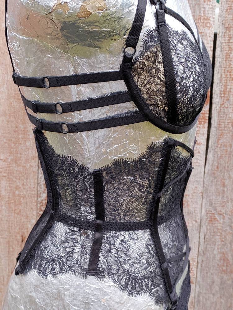 BLACK lace sexy lingerie set bra garter belt panties. | Etsy