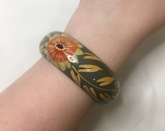 SALE 1970s Floral Painted Bangle/ 1970s Painted Wooden Bracelet/ Vintage Bracelet