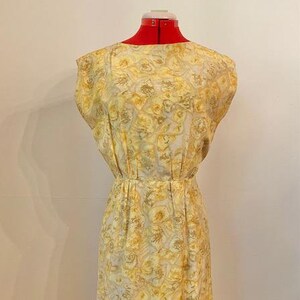 1960s Yellow Floral Sleeveless Dress/ 1960s Yellow Garden Summer Dress/ Extra Small/ Vintage Dress