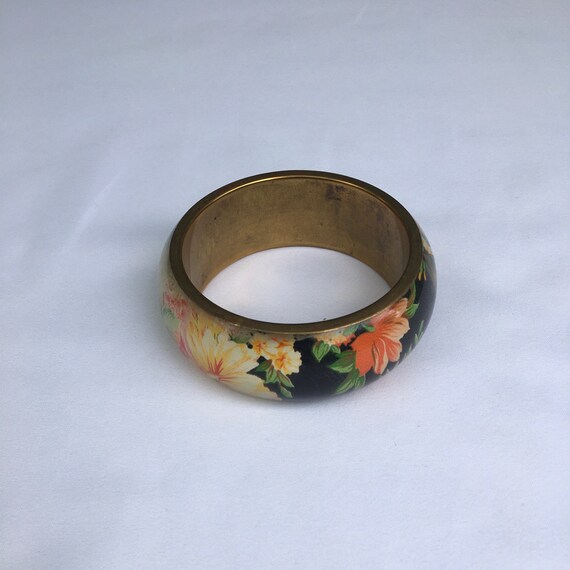 SALE 1970s Floral Brass Bangle/ 1970s Floral Brac… - image 1