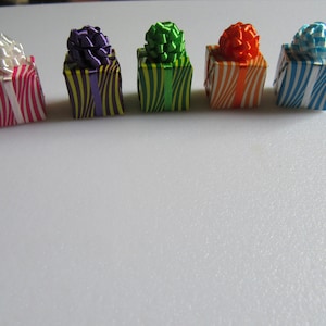 Miniature Wrapped Dollhouse Presents/gifts With Bows (set of 5) - Etsy
