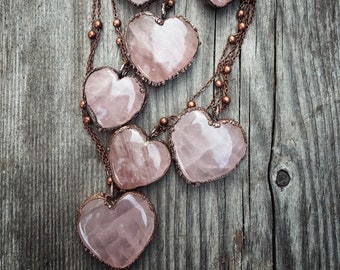 Rose Quartz Heart Necklace copper plated. Romantic Jewelry with Crystal Love charm. The length of the chain is customizable.