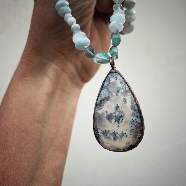 Collier avec aigue-marine et pendentif avec agate mousse. Joyau écologique