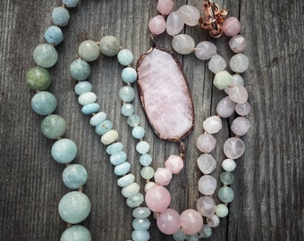 Knotted necklace with aquamarine and rose quartz stones