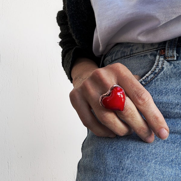 Red heart ring. Copper plated jewel with glass. Romantic gift for her. Handmade jewel